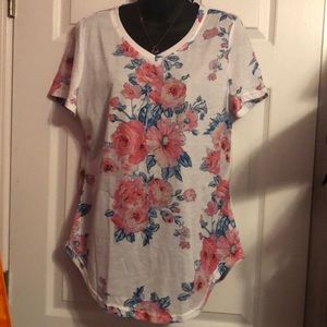 Thin shirt with flowers